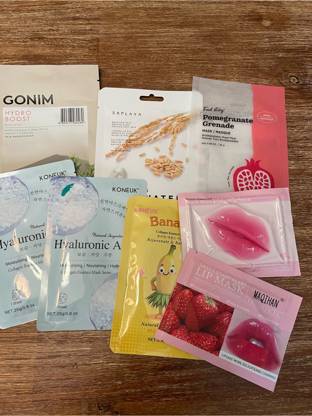 Beauty bundle / Cosmetic Case/ Face Masks / Lip masks / Tahari Lipsticks / Boxes - Picture 7 of 14